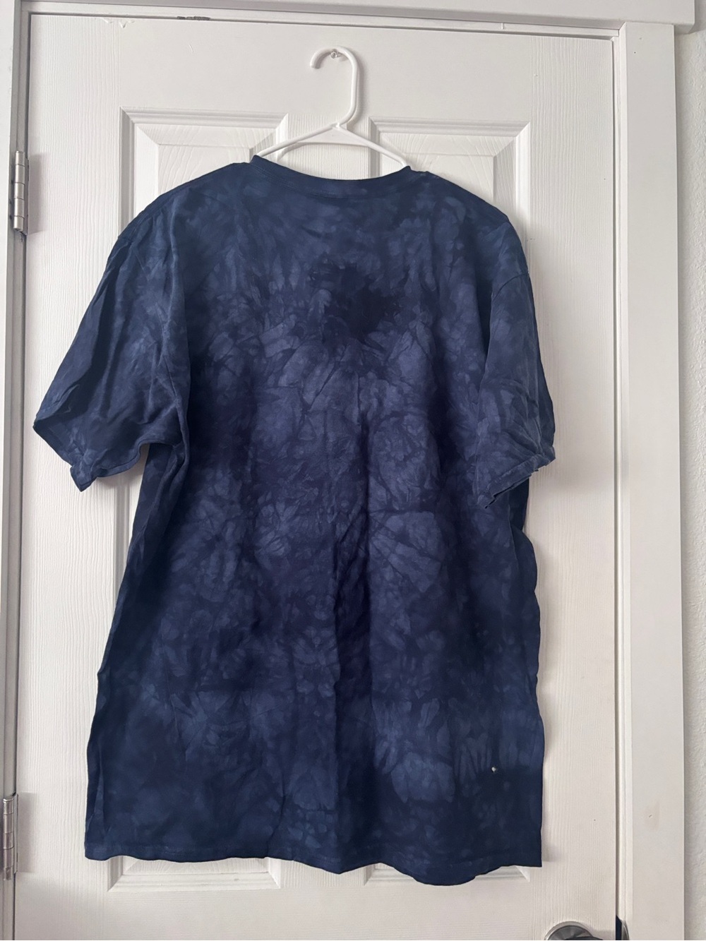 The Mountain Three Wolves Howling Moon Graphic Tee - Picture 4 of 4
